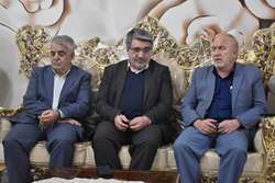 خانواده‌های شهدا نماد استقامت و سربلندی نظام جمهوری اسلامی هستند