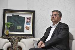 شهدا مایه عزت و افتخار ملت و کشور هستند